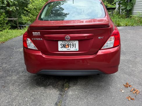 Used 2019 Nissan Versa SV FWD image 6