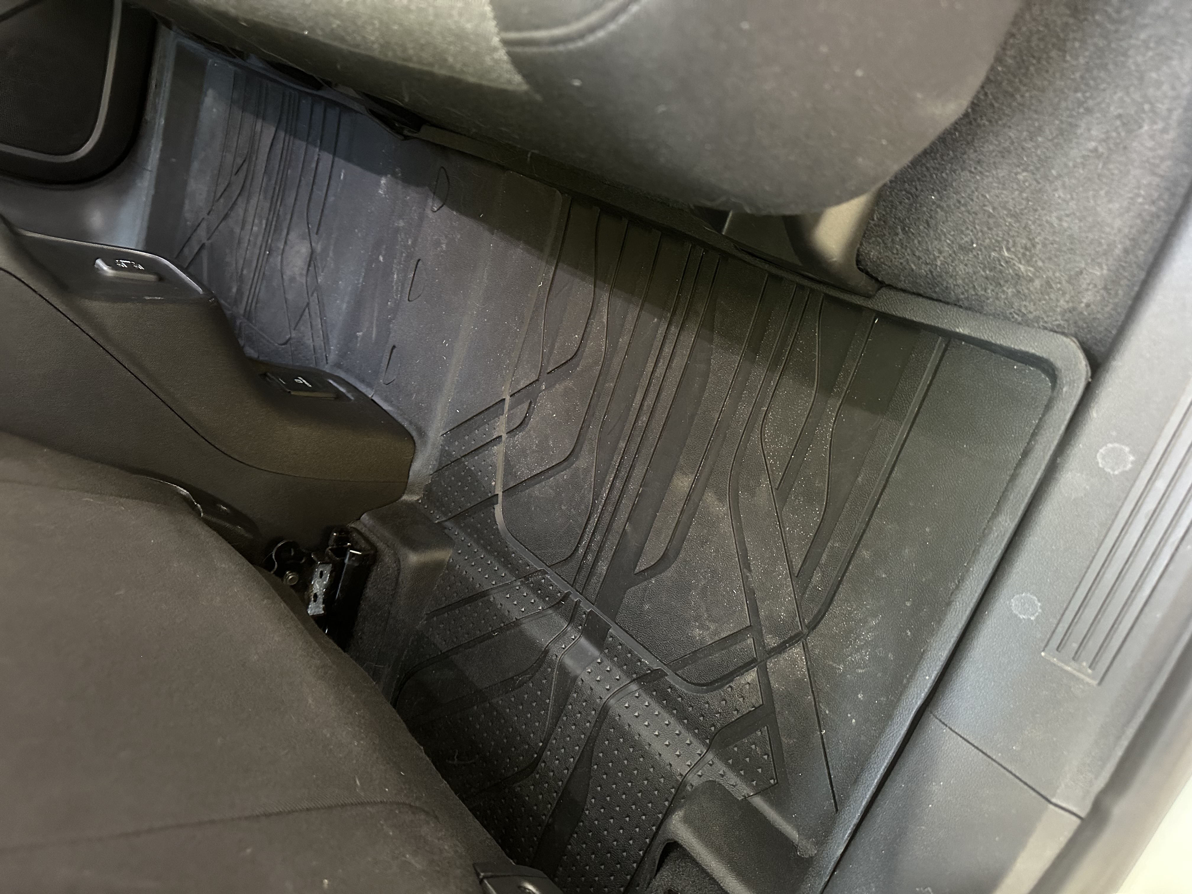 Used 2020 Chevrolet Equinox LT AWD/4WD image 22