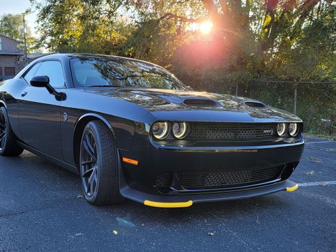 Used 2023 Dodge Challenger SRT Hellcat w/ Driver Convenience Group image 1