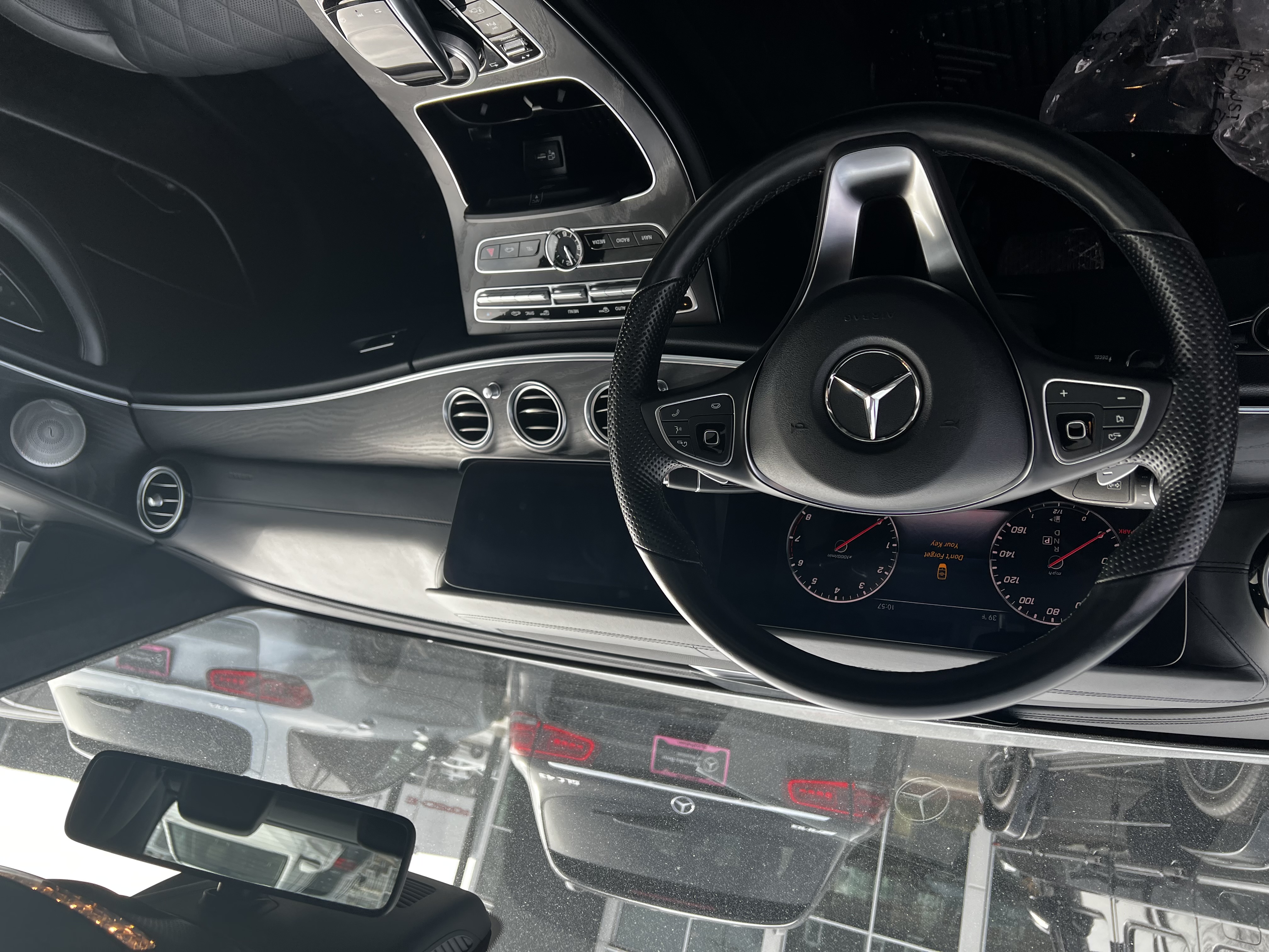 Used 2018 Mercedes-Benz E 400 4MATIC Sedan image 9
