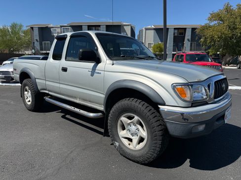 Used 2003 Toyota Tacoma 4x4 Xtracab V6 w/ Convenience Pkg image 1