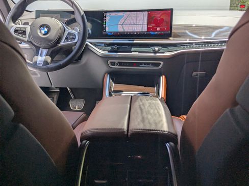 Used 2024 BMW X6 xDrive40i w/ Executive Package image 16