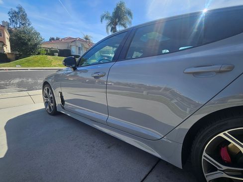 Used 2019 Kia Stinger GT1 image 2