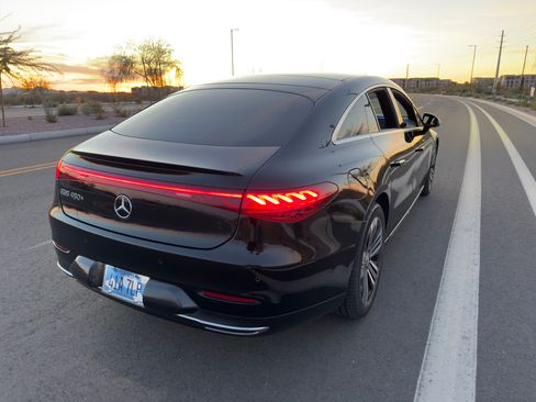 Used 2022 Mercedes-Benz EQS 450+ Sedan image 2