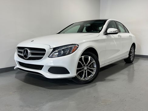Used 2015 Mercedes-Benz C 300 4MATIC Sedan image 4
