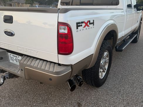 Used 2011 Ford F250 King Ranch w/ King Ranch w/Chrome Pkg AWD/4WD image 4