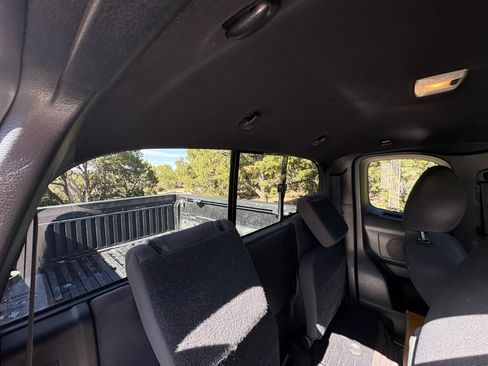 Used 2017 Toyota Tacoma TRD Off-Road w/ Tow Package image 13