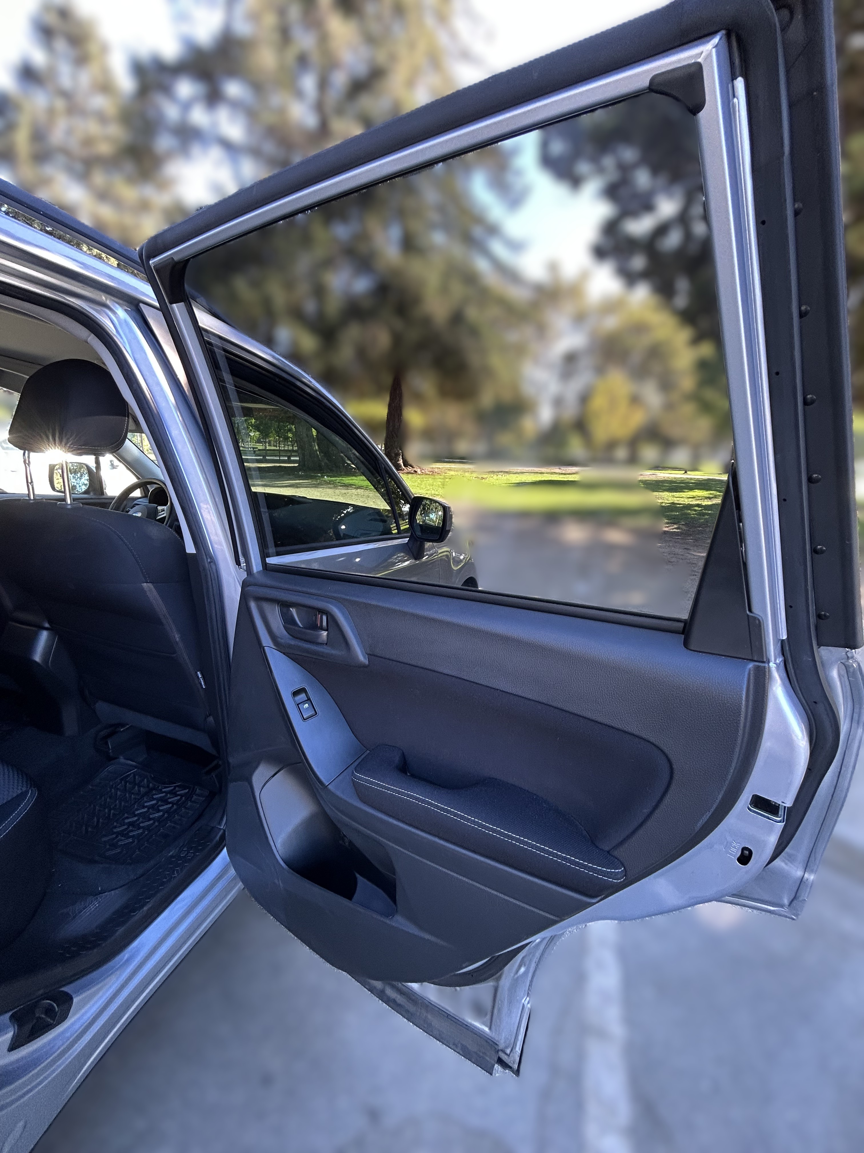Used 2014 Subaru Forester 2.5i Premium w/ All-Weather Package AWD/4WD image 9