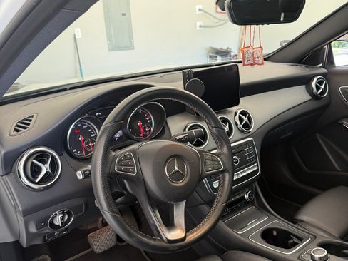 Used 2018 Mercedes-Benz GLA 250 4MATIC image 17