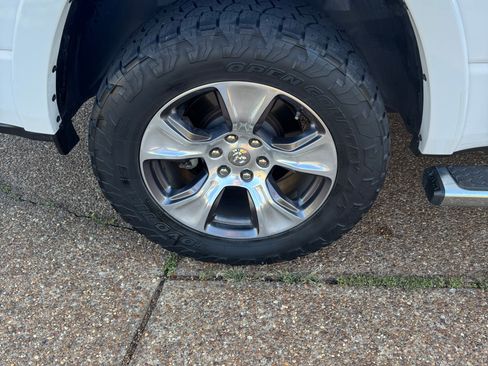 Used 2021 RAM 1500 Laramie image 13