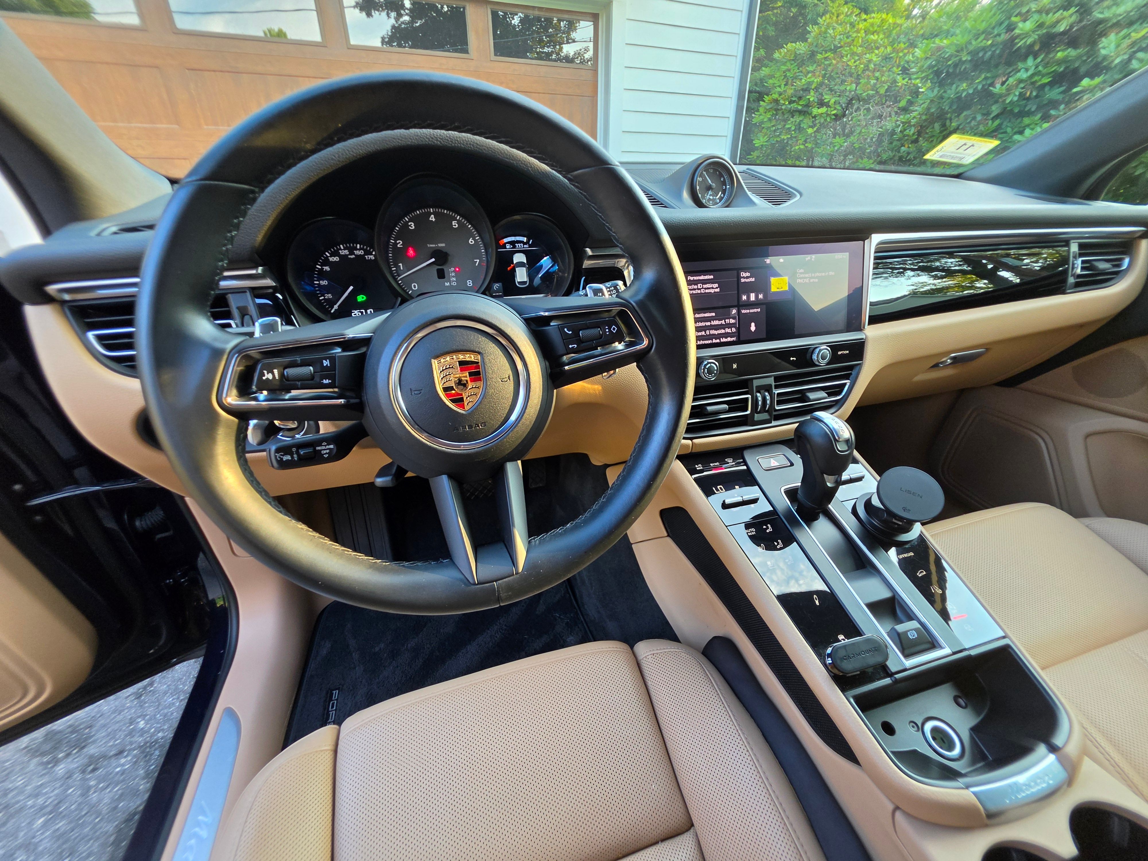 Used 2023 Porsche Macan S AWD/4WD image 9