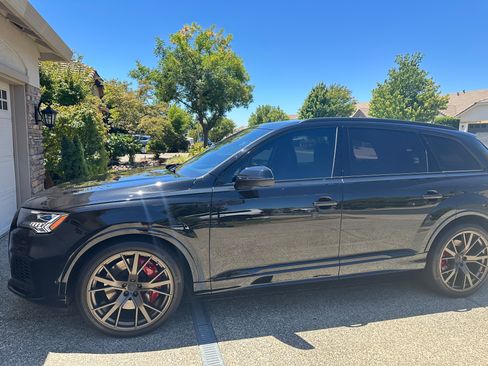 Used 2023 Audi SQ7 Prestige AWD/4WD image 13