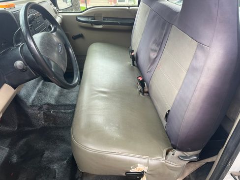 Used 2006 Ford F250 XL RWD image 17