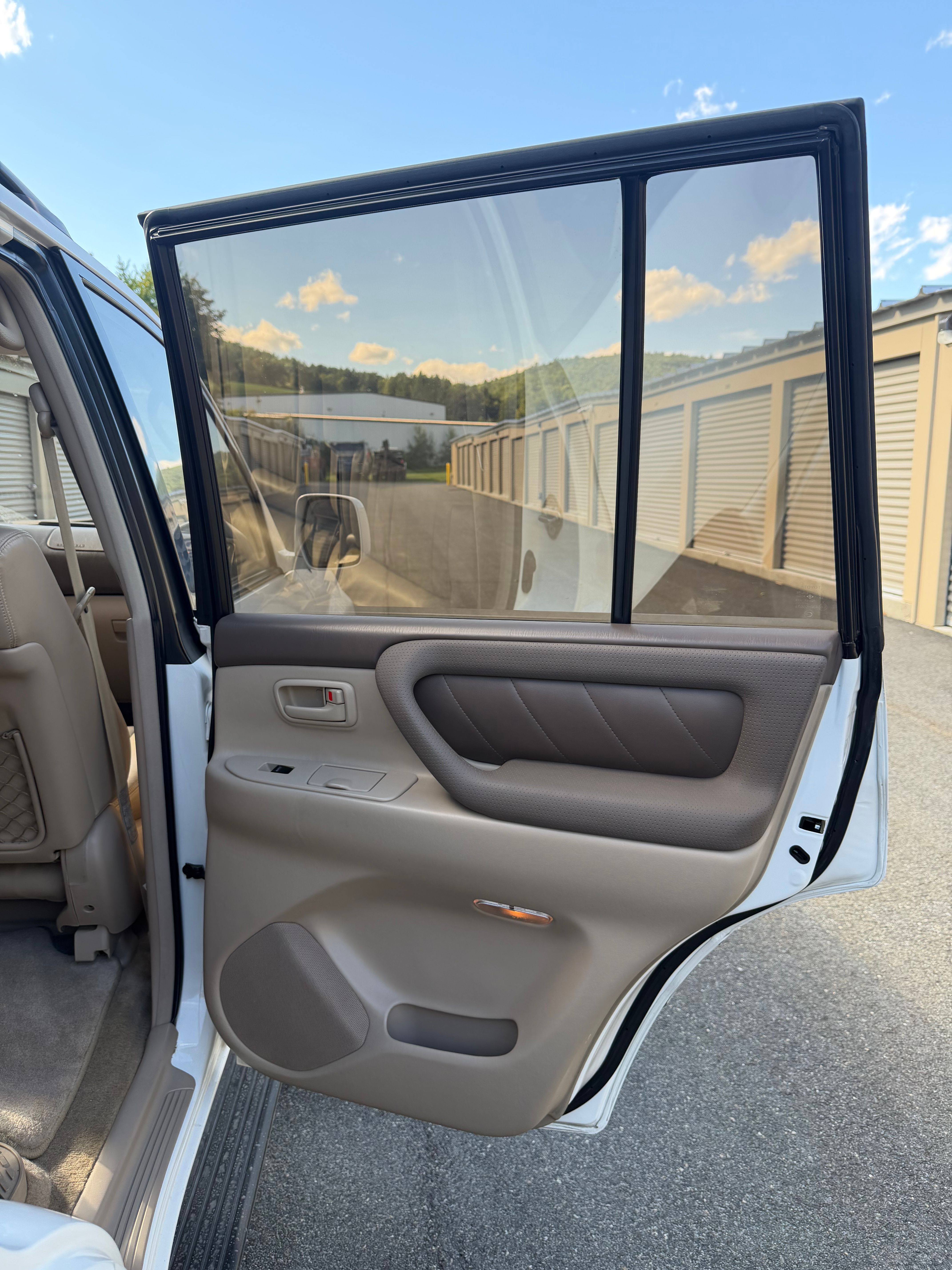 Used 2002 Toyota Land Cruiser AWD/4WD image 25
