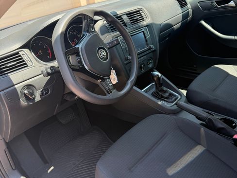Used 2016 Volkswagen Jetta S image 5