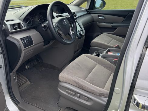 Used 2014 Honda Odyssey EX image 2