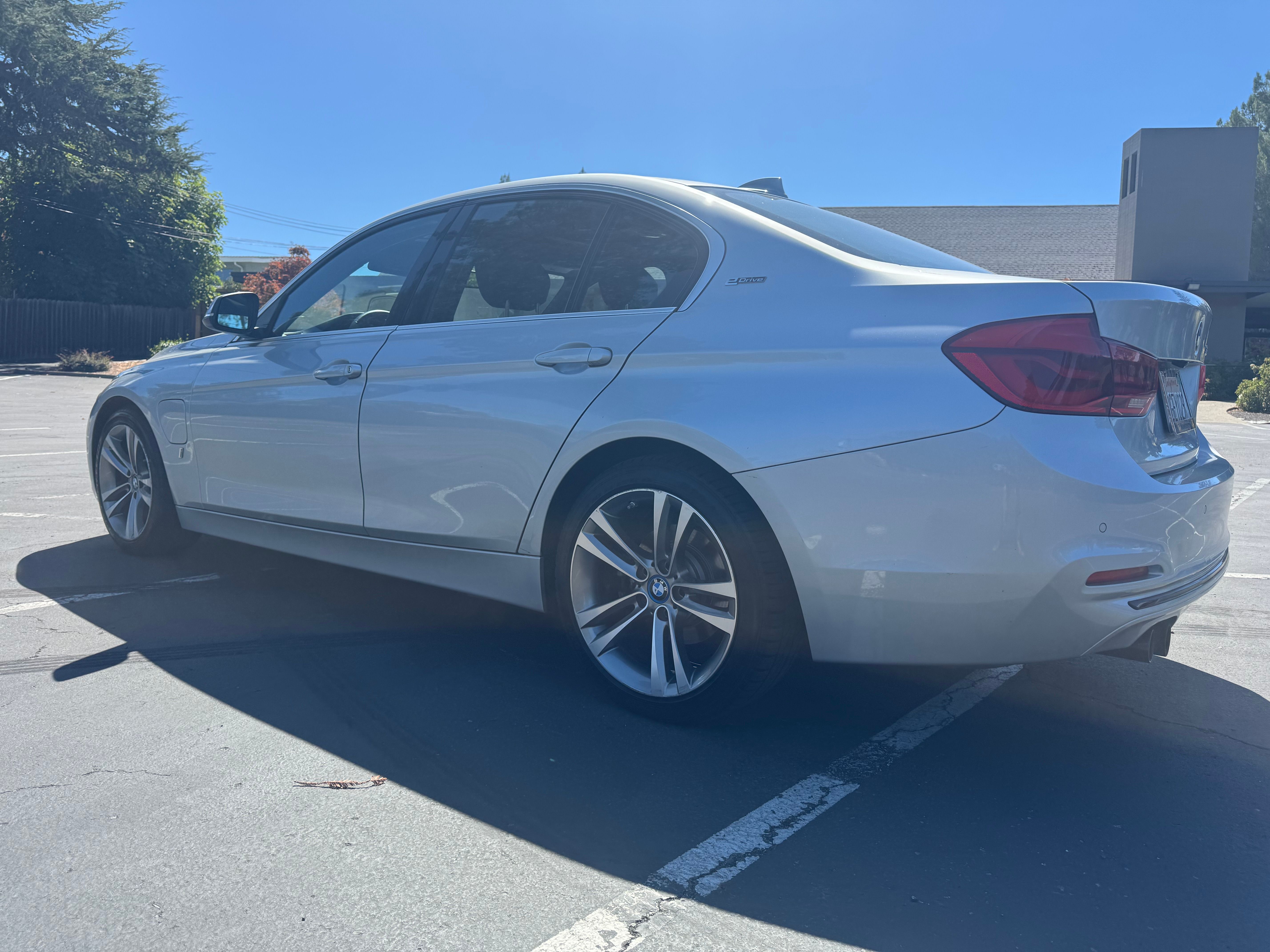 Used 2017 BMW 330e RWD image 12