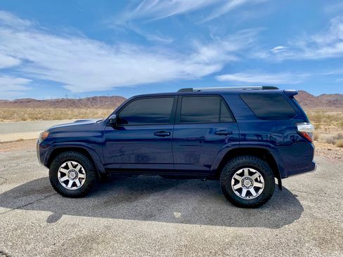 Used 2015 Toyota 4Runner Trail AWD/4WD image 1