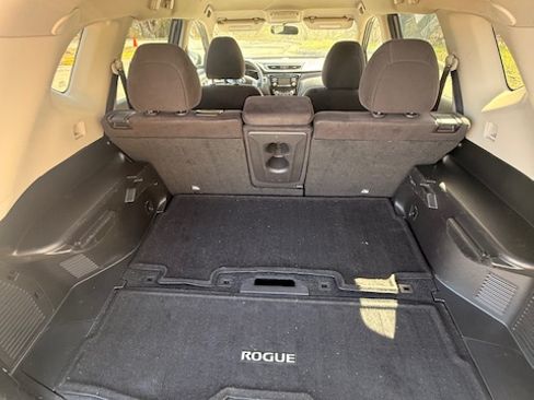 Used 2015 Nissan Rogue SV image 10