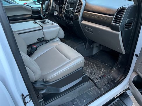 Used 2020 Ford F250 XL w/ STX Appearance Package image 11