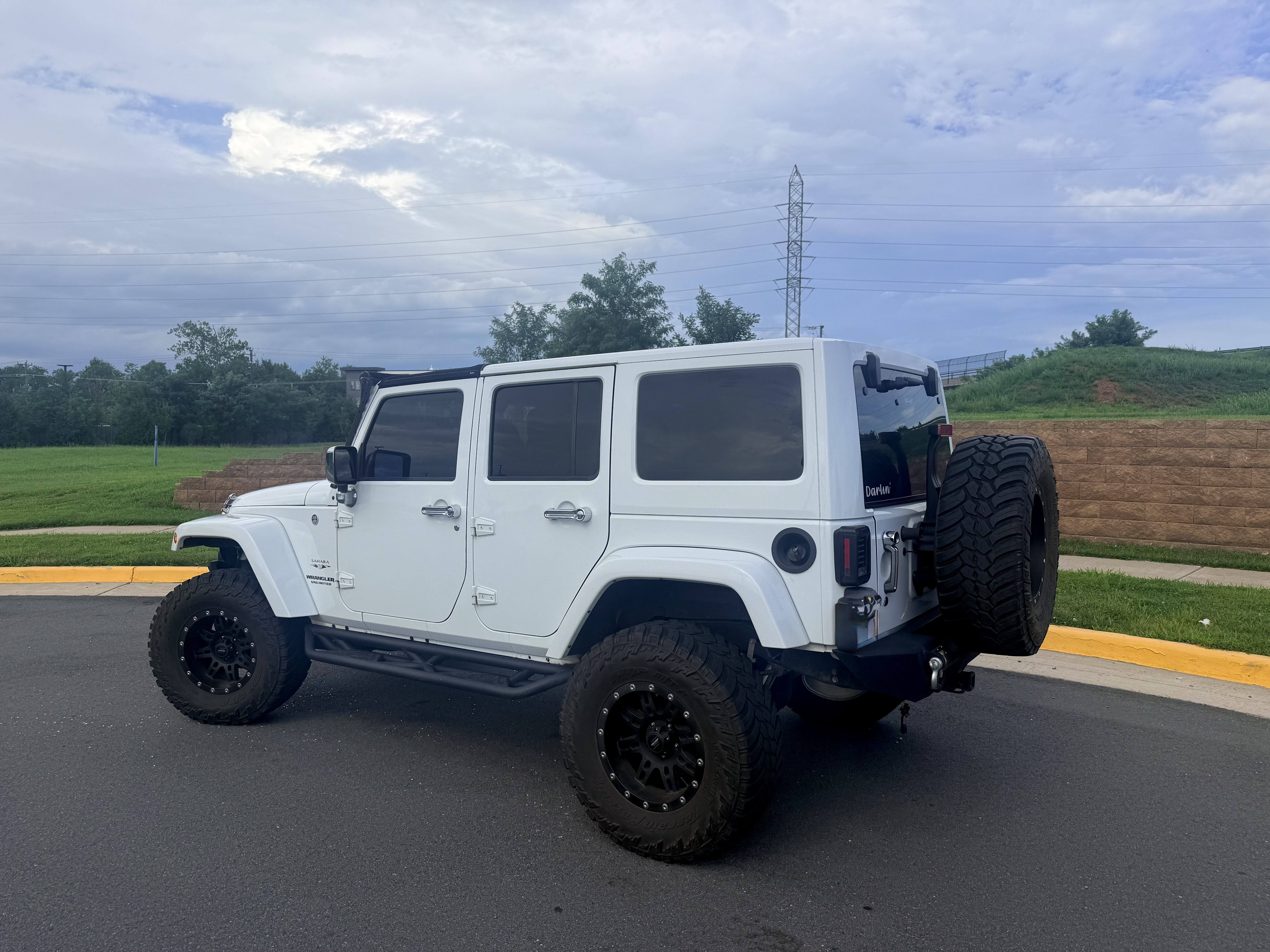 Used 2016 Jeep Wrangler Unlimited Sahara w/ Dual Top Group AWD/4WD image 4