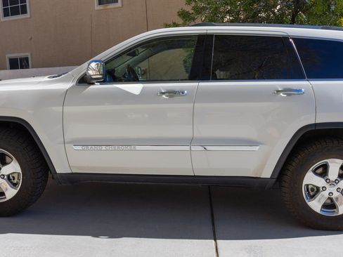 Used 2012 Jeep Grand Cherokee Overland image 13