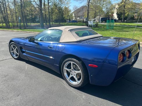 Used 2004 Chevrolet Corvette Convertible w/ Preferred Equipment Group image 5