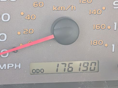 Used 2001 Toyota Sequoia Limited image 5