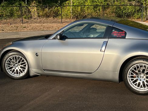 Used 2004 Nissan 350Z Touring w/ Aerodynamics Pkg image 8
