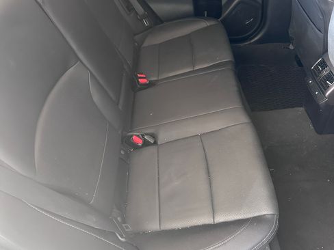 Used 2017 Subaru Outback 2.5i Limited AWD/4WD image 6