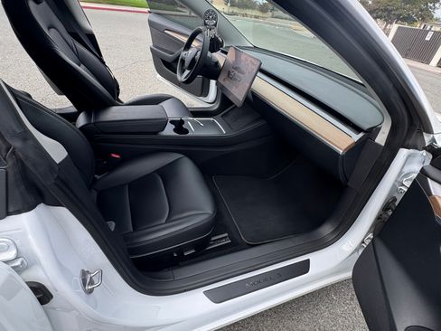 Used 2023 Tesla Model 3 Standard Range image 25