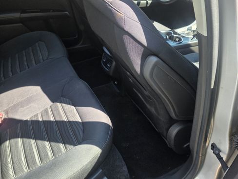 Used 2016 Ford Fusion SE image 12
