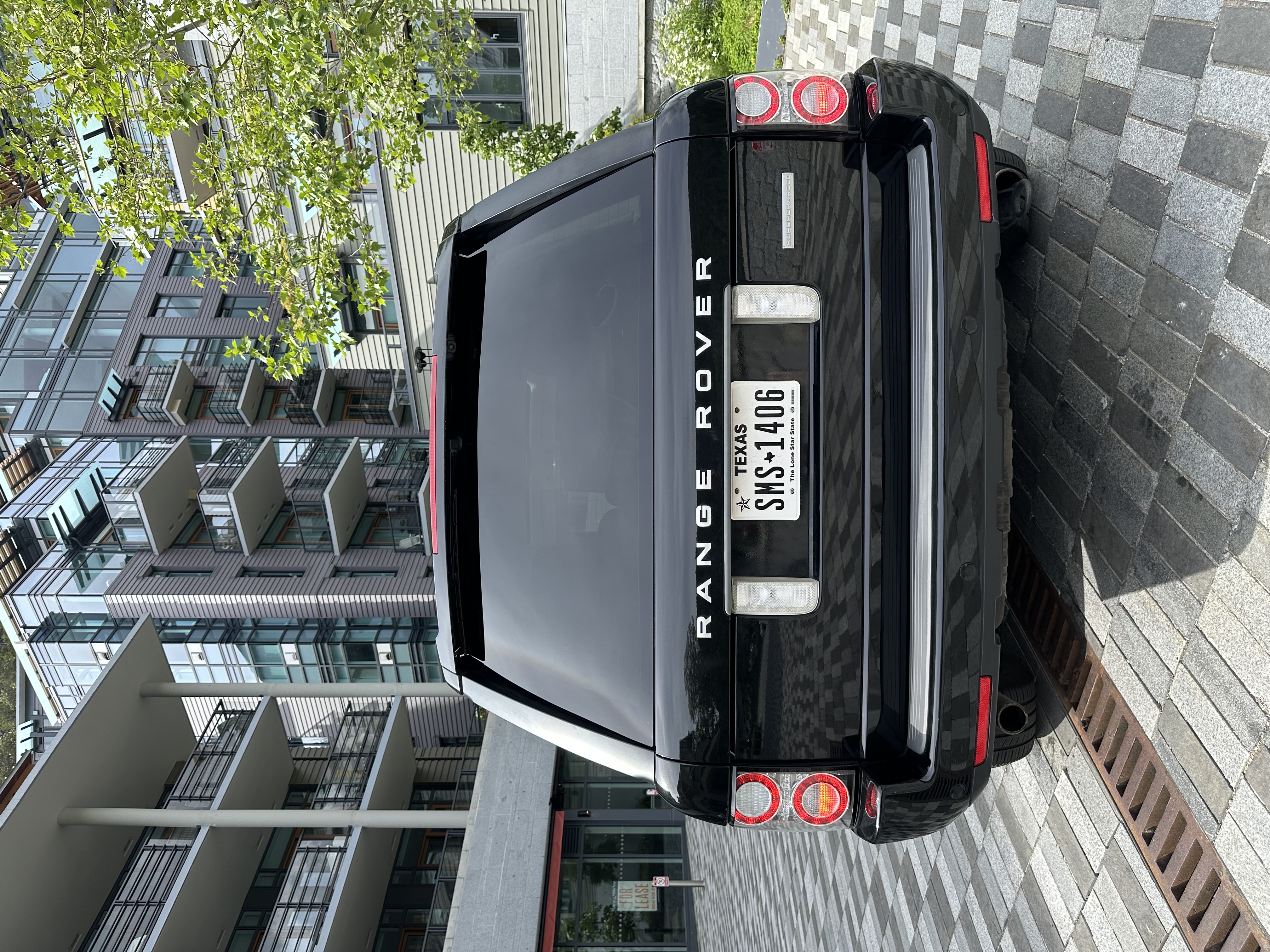 Used 2011 Land Rover Range Rover Supercharged AWD/4WD image 9