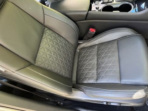 Used 2018 Nissan Maxima Platinum FWD image 16