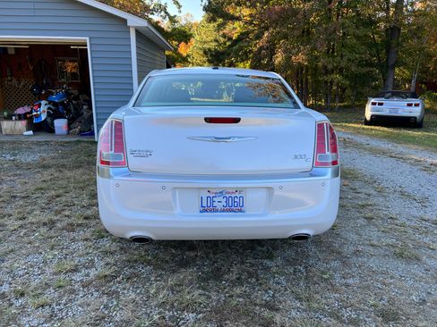 Used 2012 Chrysler 300 C Luxury Series image 5