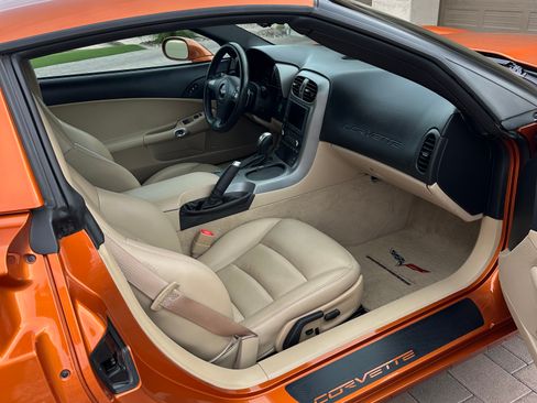 Used 2007 Chevrolet Corvette Coupe w/ Preferred Equipment Group RWD image 8