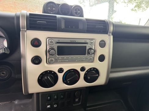 Used 2012 Toyota FJ Cruiser 4WD w/ Convenience Pkg image 15