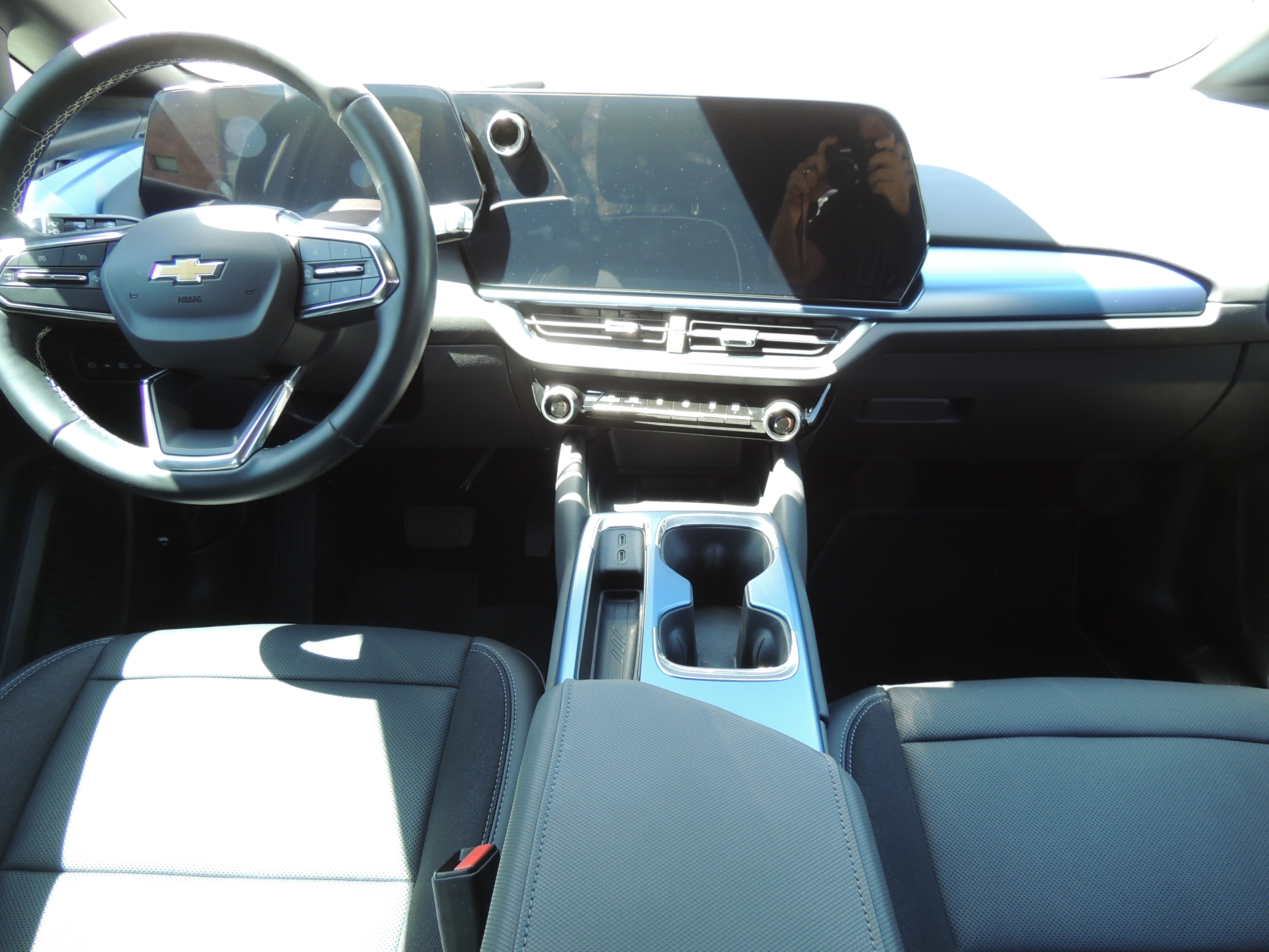Used 2025 Chevrolet Equinox EV LT w/ Convenience Package II FWD image 11