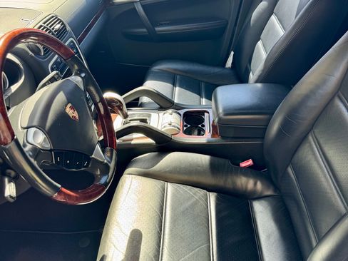 Used 2009 Porsche Cayenne Turbo S AWD/4WD image 10