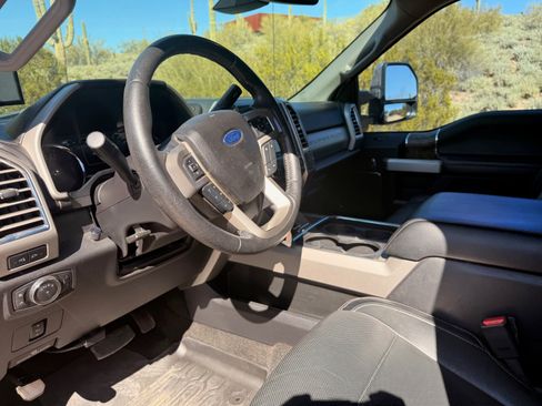 Used 2017 Ford F350 Lariat w/ Tow Technology Bundle image 9