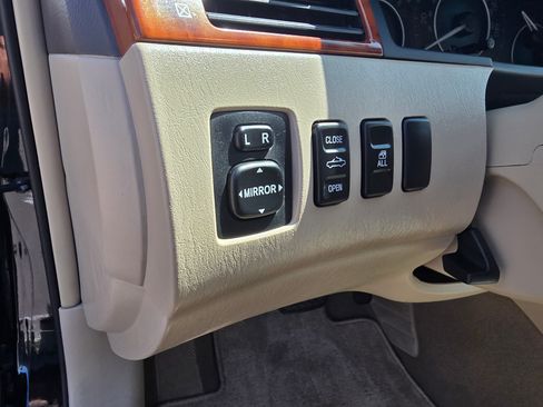 Used 2008 Toyota Solara SLE image 12