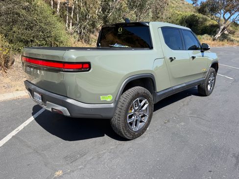 Used 2022 Rivian R1T Launch Edition image 4