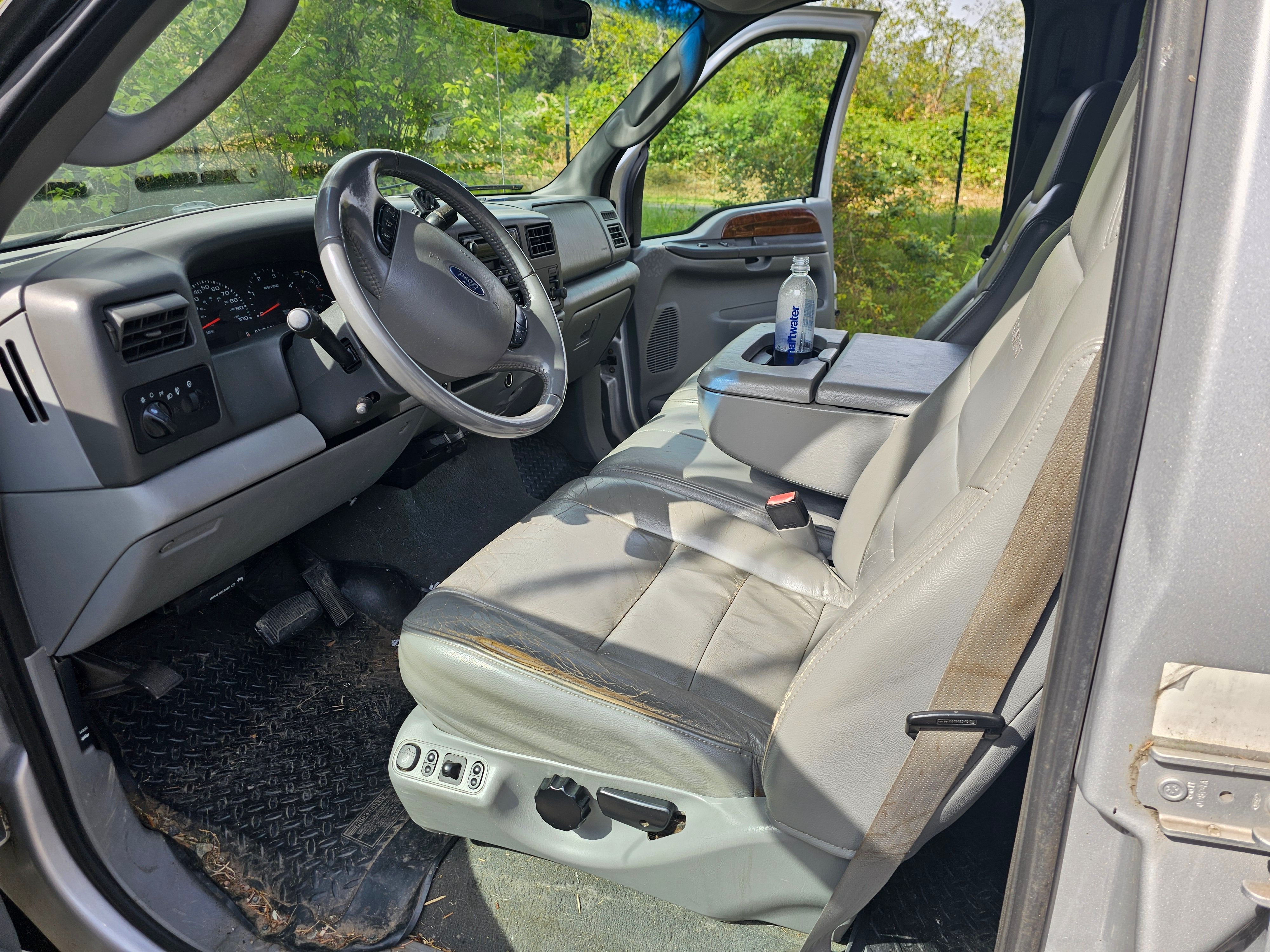 Used 2004 Ford F350 Lariat AWD/4WD image 8