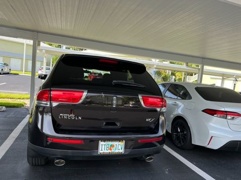 Used 2014 Lincoln MKX FWD w/ Walnut Swirl Wood Package image 4