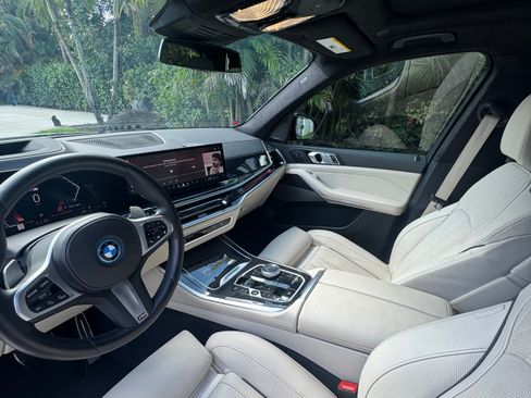 Used 2024 BMW X5 xDrive50e w/ Executive Package AWD/4WD image 25