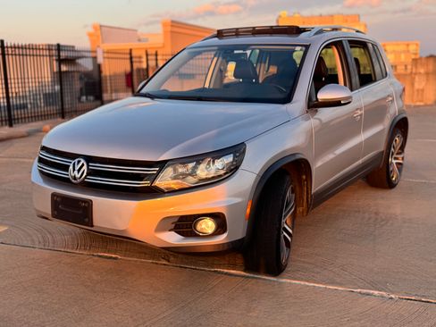 Used 2017 Volkswagen Tiguan SEL image 13