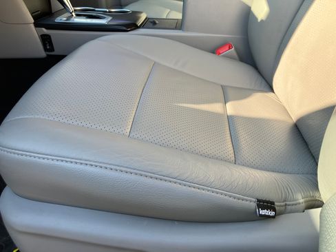 Used 2014 Toyota Camry LE image 15