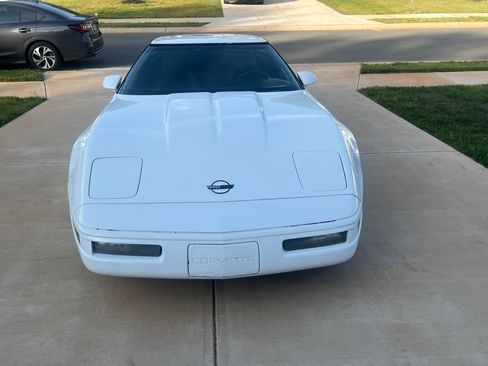 Used 1996 Chevrolet Corvette Coupe RWD image 1