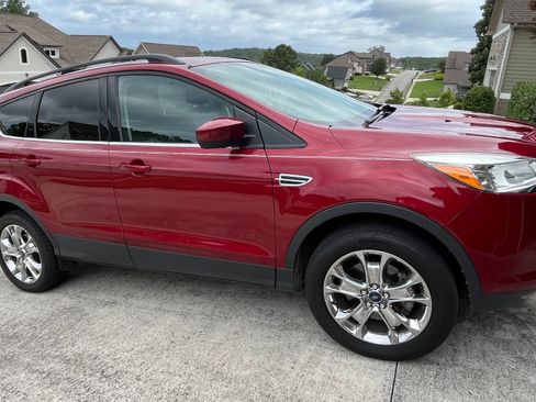 Used 2016 Ford Escape SE w/ SE Leather Comfort Package AWD/4WD image 4