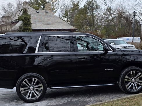 Used 2018 GMC Yukon SLT image 9